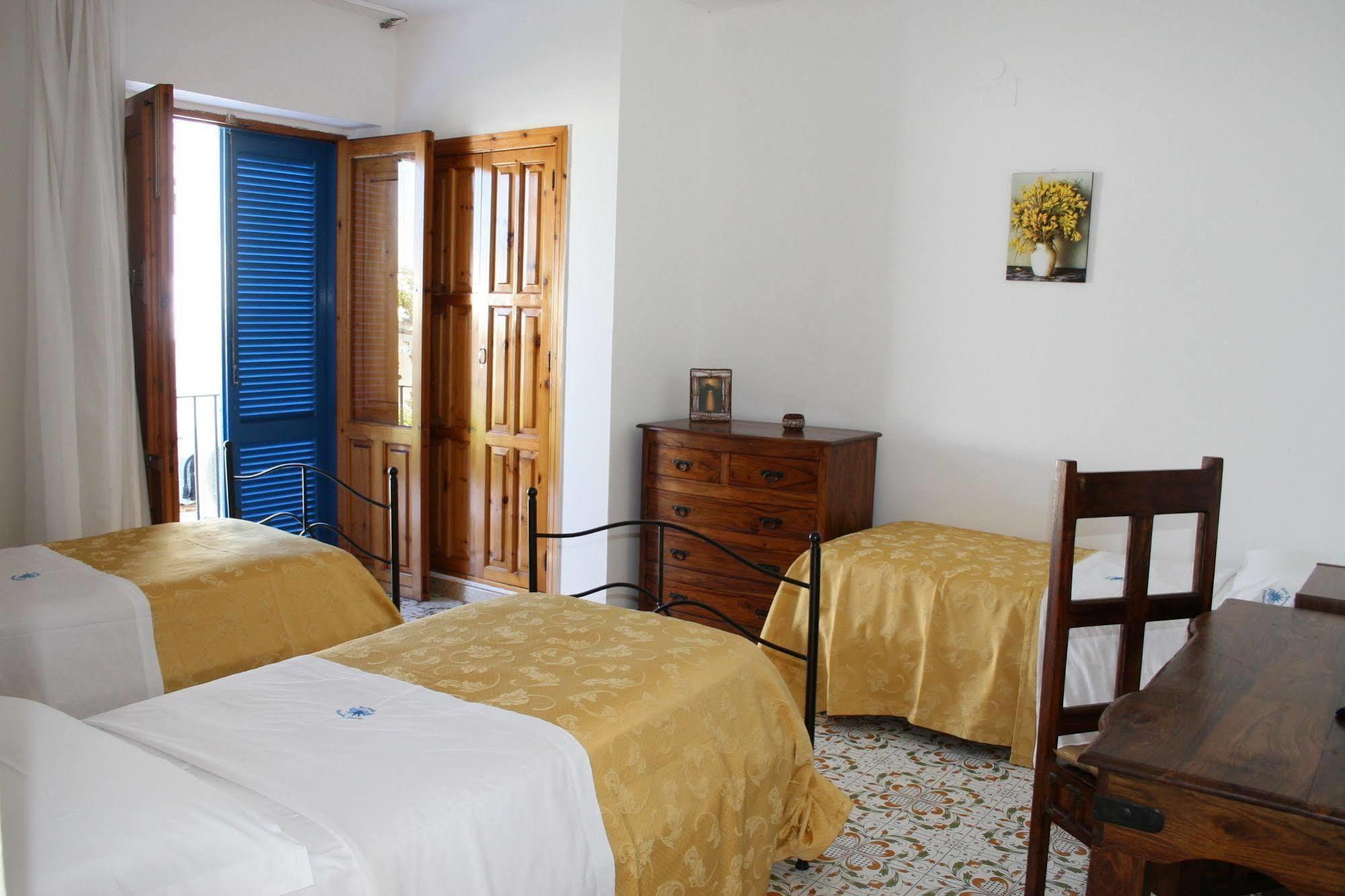 Hotel Tesoriero Panarea Exteriör bild