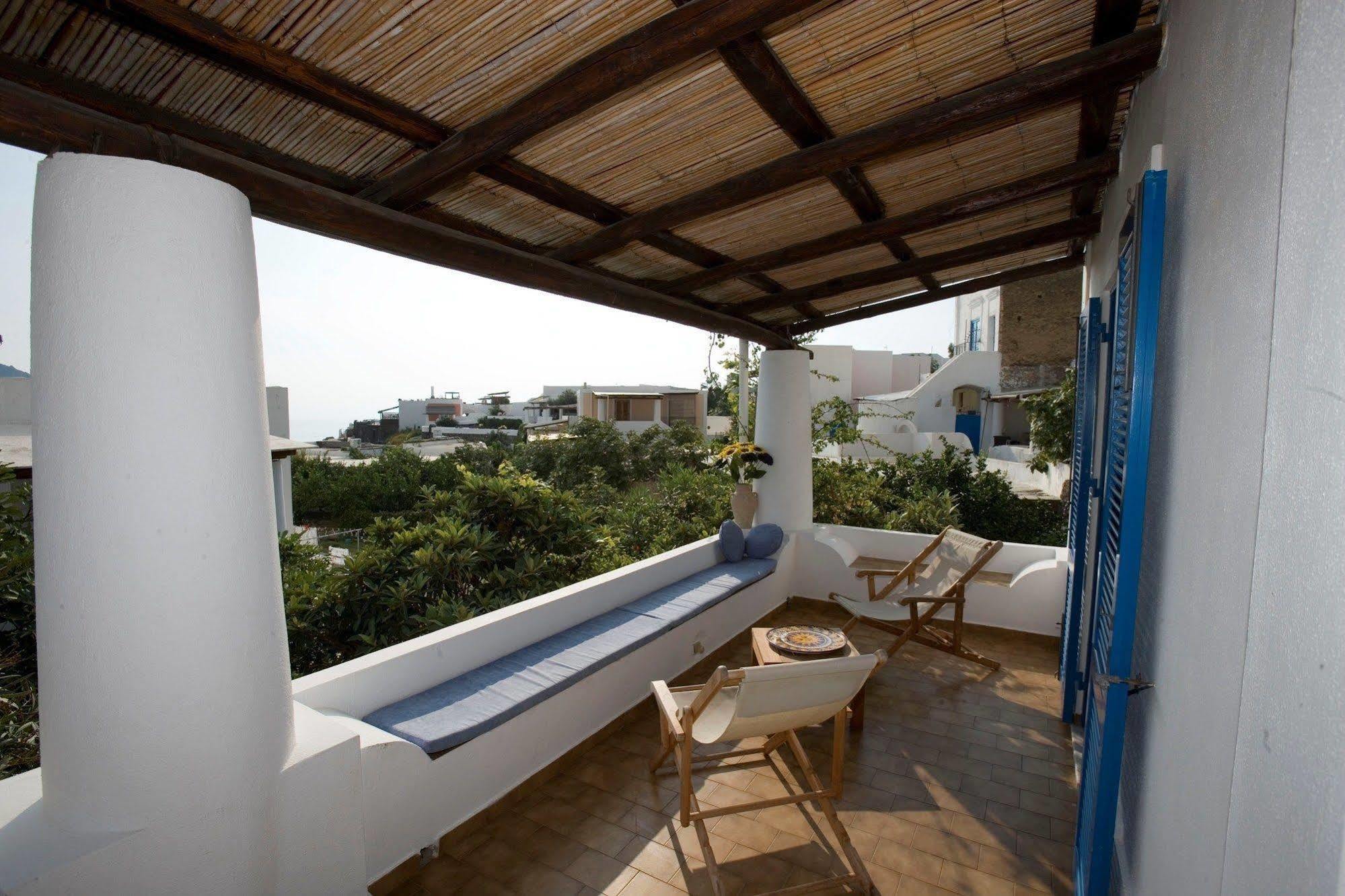 Hotel Tesoriero Panarea Exteriör bild
